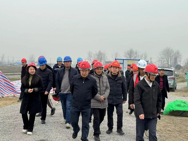 省水利廳領(lǐng)導(dǎo)對(duì)張葉溝工程開(kāi)展“四不兩直”檢查 (2)_副本.jpg