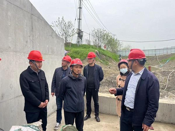 省水利工程質(zhì)量監(jiān)督中心站檢查張葉溝工程建設(shè)質(zhì)量情況 (3)_副本.jpg