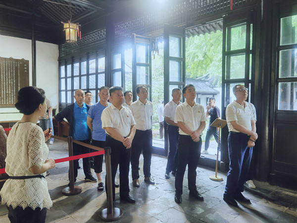 高郵粵海開展黨紀(jì)學(xué)習(xí)實(shí)景教育暨主題黨日活動(dòng) (3)_副本.jpg