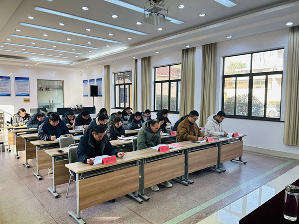 江淮公司召開(kāi)2025年度工作會(huì)議 (3)_副本.jpg